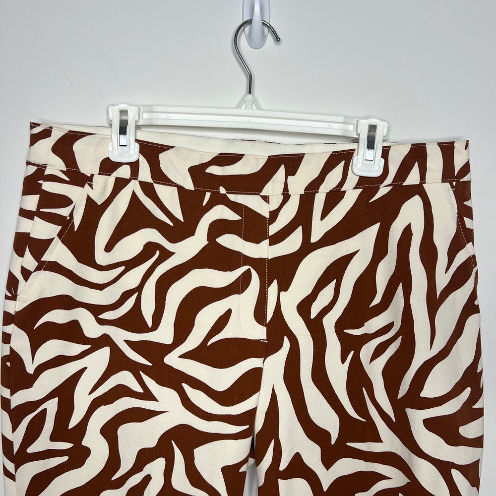 Spanx On The Go Animal Print Crop Pants, Clay And Off White View 3